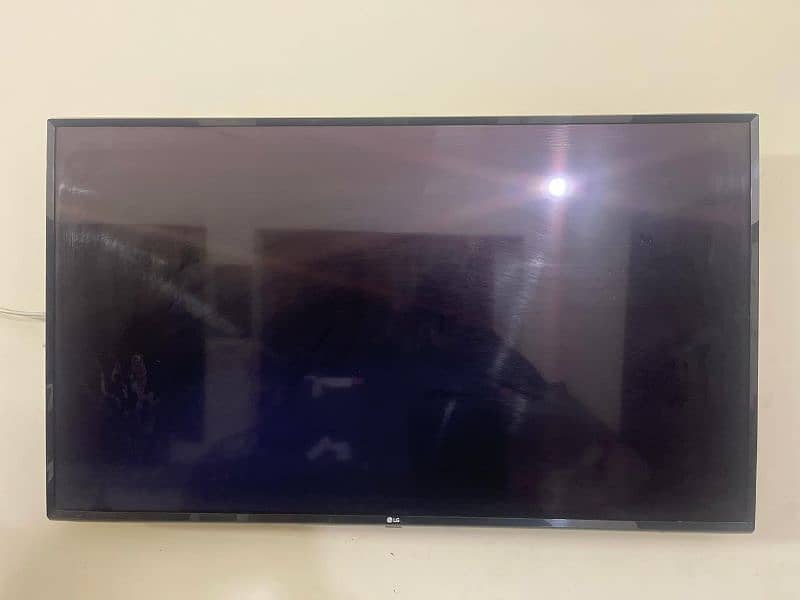 LG LCD brand new 8