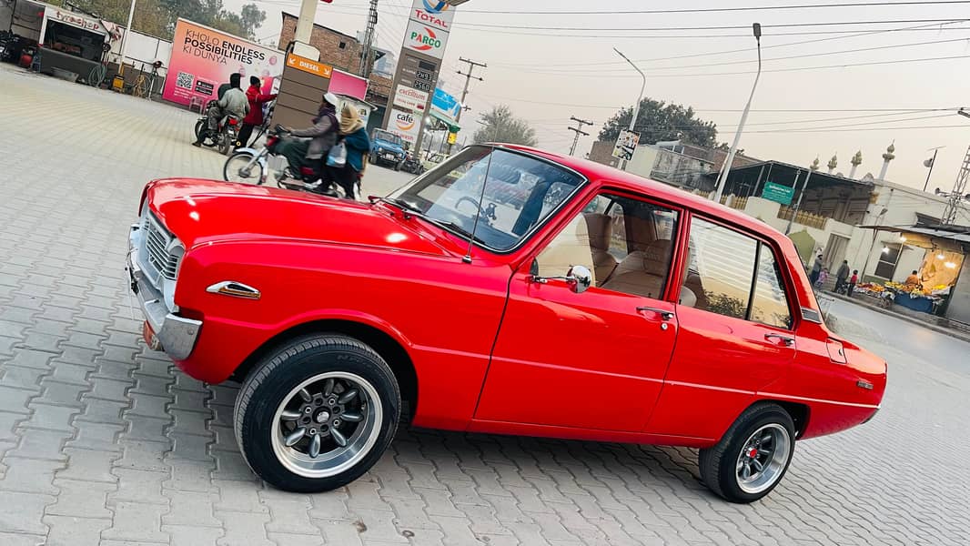 Mazda 1300 1970 vantage antique 2