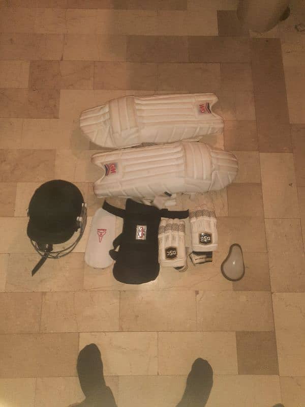 Hard ball cricket kit high quality in New condition not much use 7