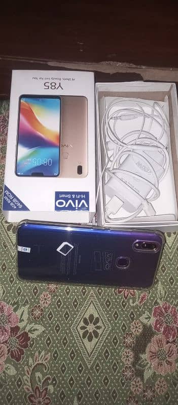 Vivi y85  4gb 64gb with box and charger 03091404106 2