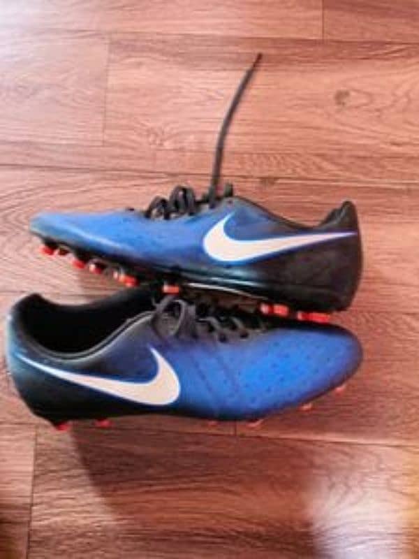 football shoes 14