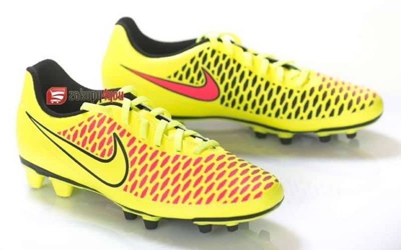 football shoes 16