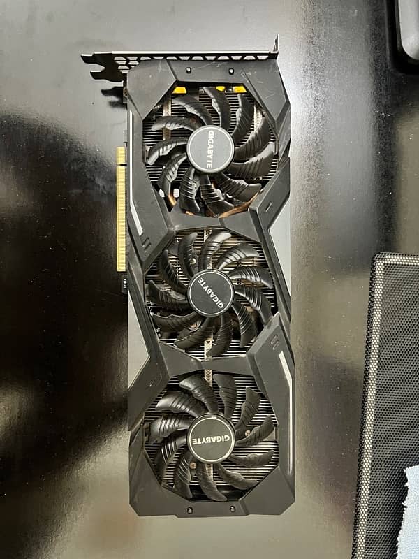 NVIDIA GeForce GTX 1660 Ti OC 3 fan 1