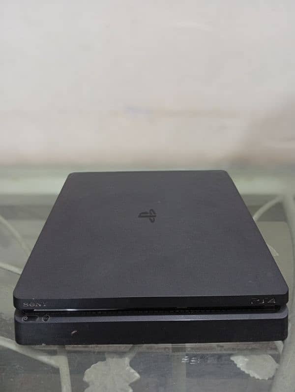 PS4 Slim 1 TB (Negotiable Price) 4