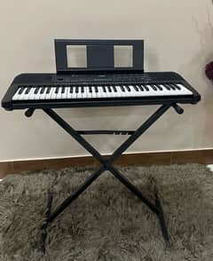 Yamaha PSR-E273 Keyboard