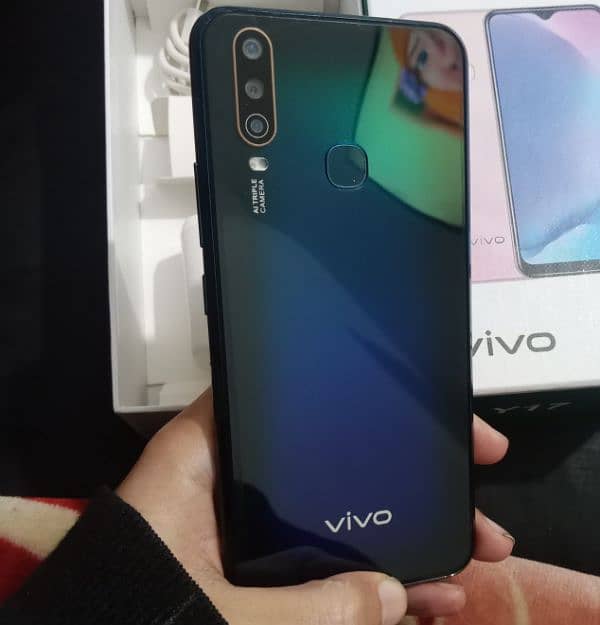 Vivo Y17 1