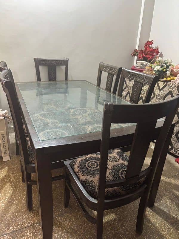 6 seater wooden dining table 2