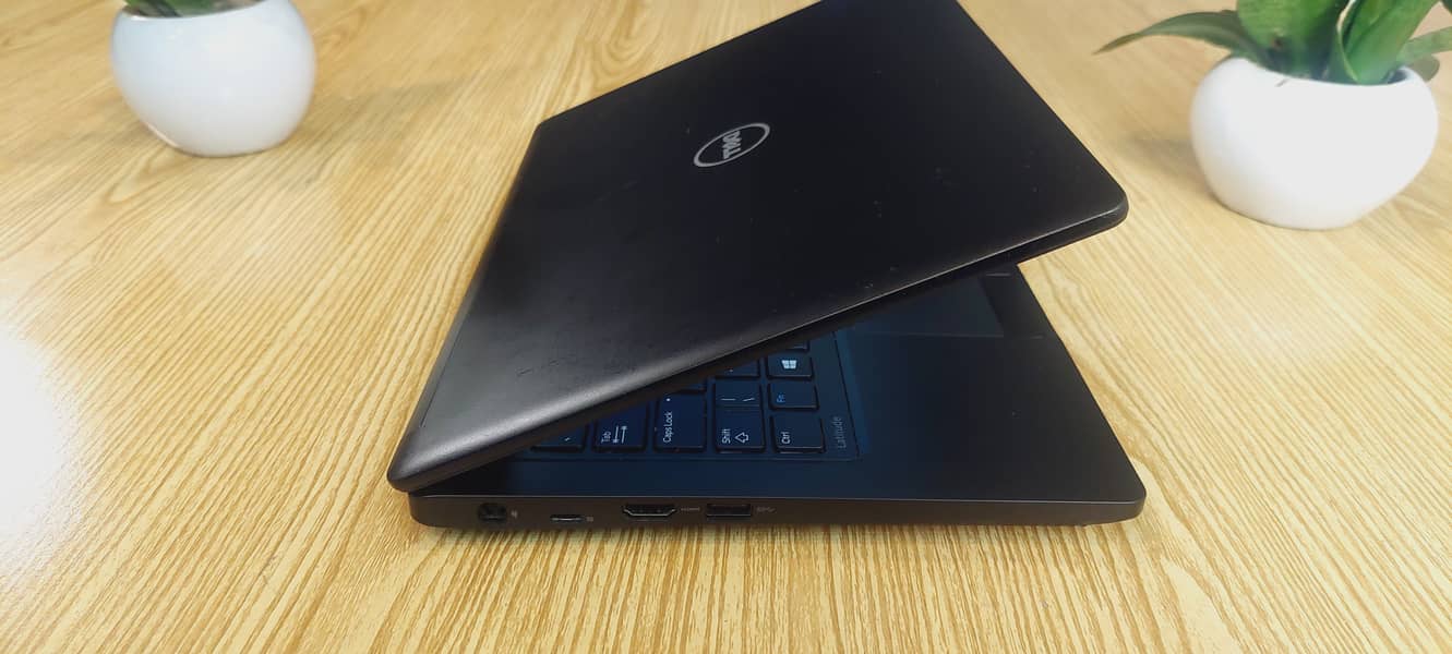 Dell Latitude I5 7 Gen 8gb/256gb New Condition 8