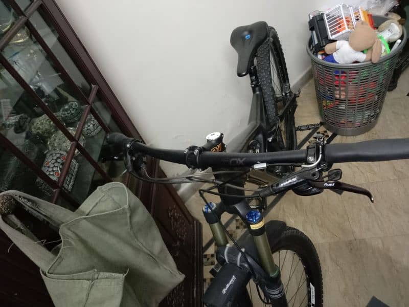 very good condition mountain bike 6