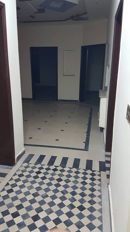 10 Marla Lower Portion For Rent In Central Park Housing Scheme 4