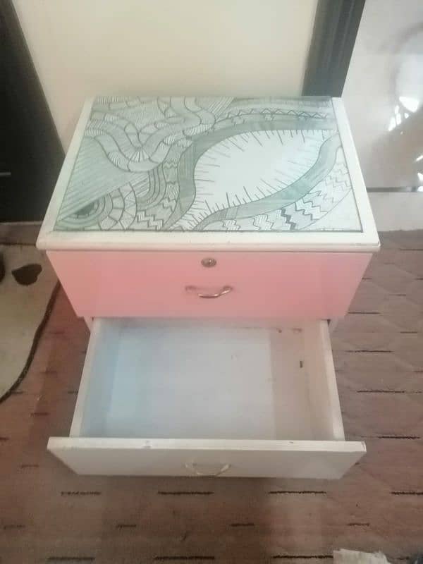 Single Bed with side table in Good Condition 5