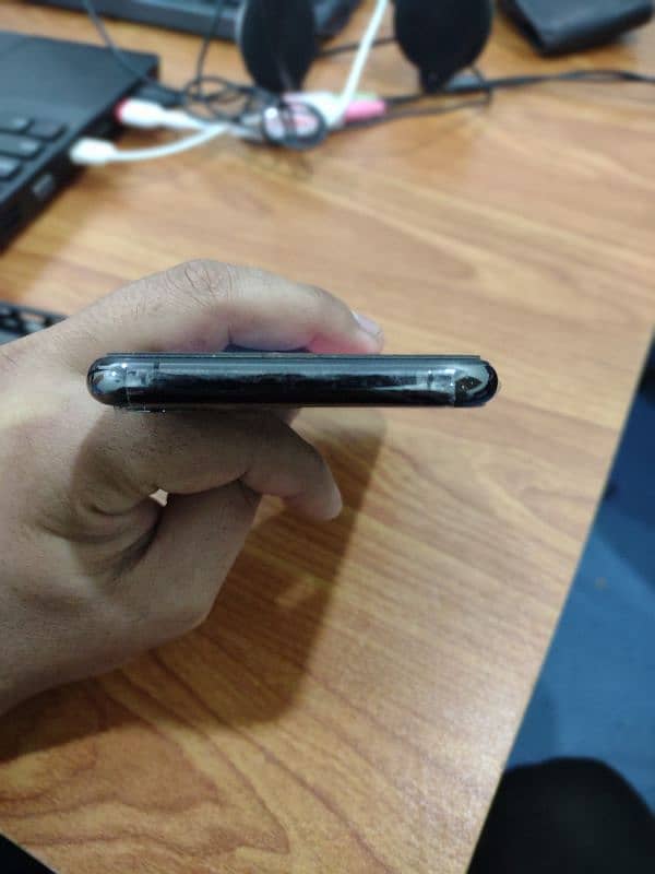 IPHONE 11 PRO 256 GB 5