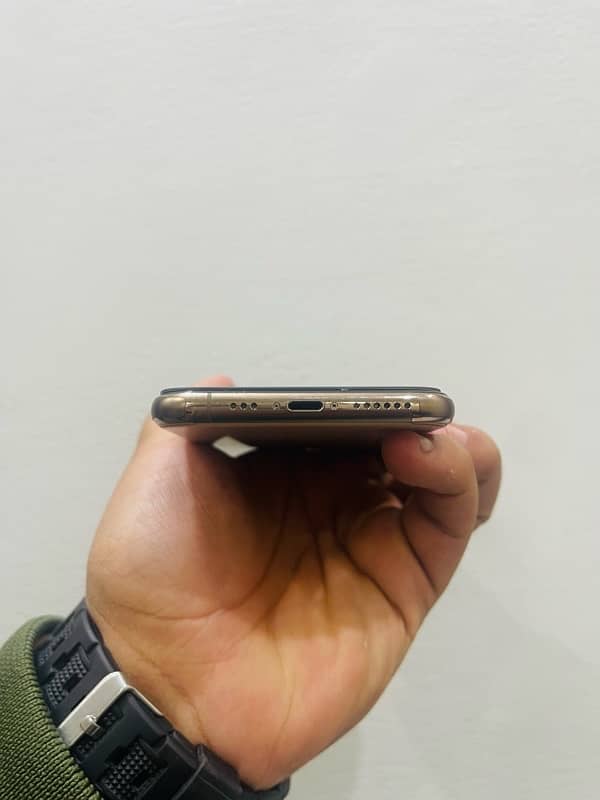 iphone 11 pro 256 GB dual Approved 4