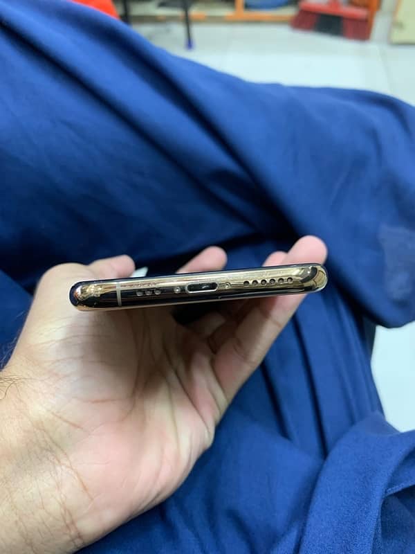 i phone 11 pro 256gb PTA 4