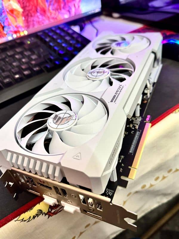 Rtx 4070ti super asus tuf white oc edition 3