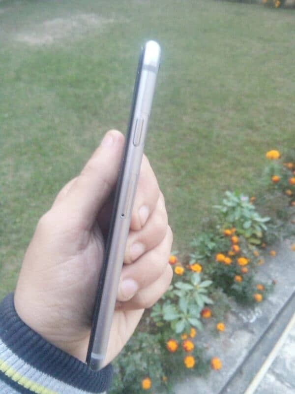 Iphone 6 10/10 Condition Original phone 4