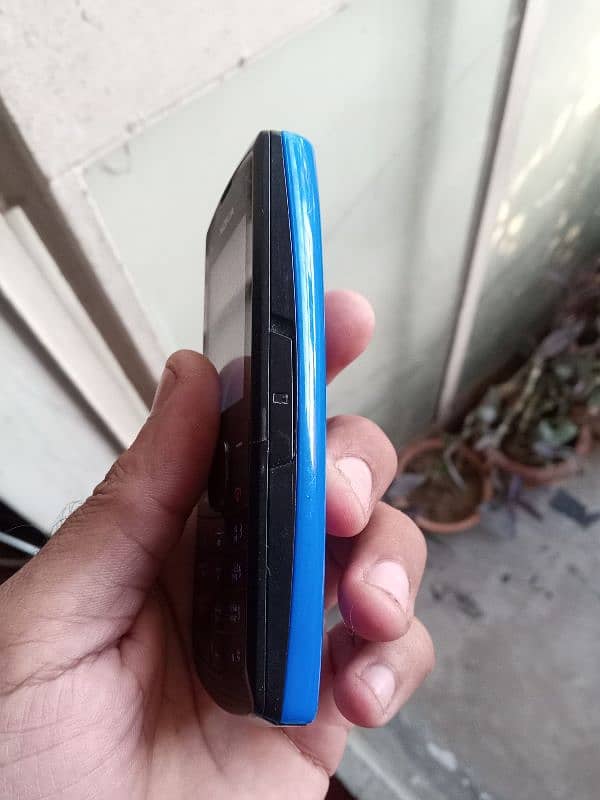 Nokia x1 1