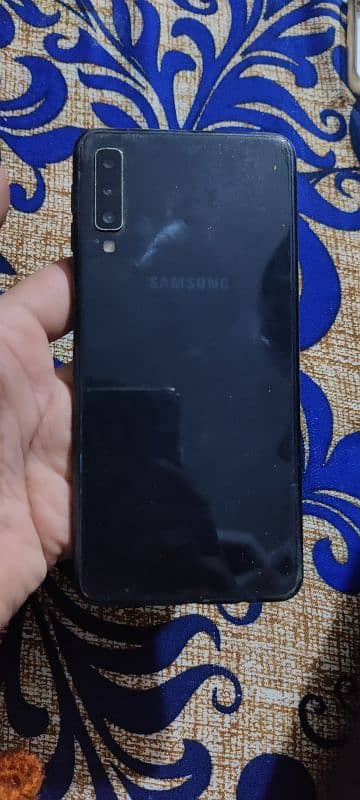 samsung galaxy A7 REM 6 GB 128 3