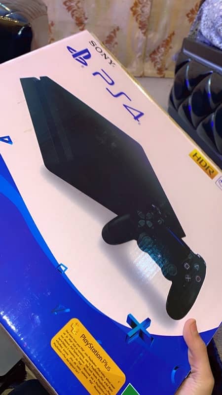 PS4 Slim 1