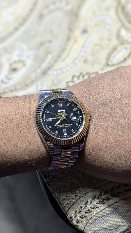 Rolex quartz cell watch in golden color day + date 2