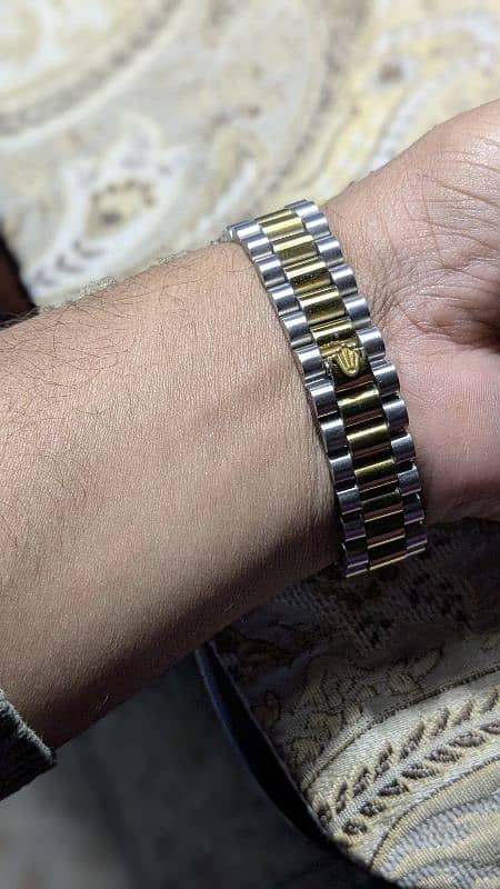 Rolex quartz cell watch in golden color day + date 3