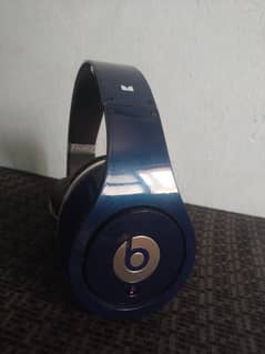 beats Dr-dre monster Headphones or Solo 2 like Nose