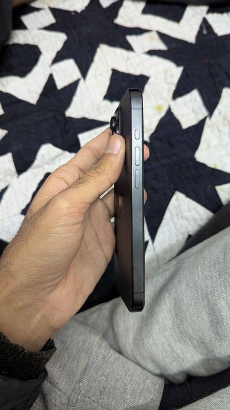 Iphone 15 Pro 128gb Jv black titanium 3