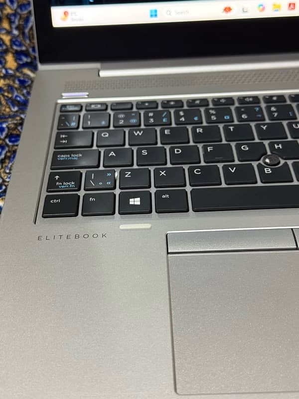 HP Elitebook 9/10 Condition. original WIN-11 1