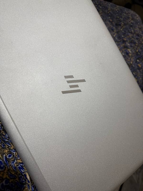 HP Elitebook 9/10 Condition. original WIN-11 3