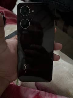 vivo Y18  R 4+4  S 128