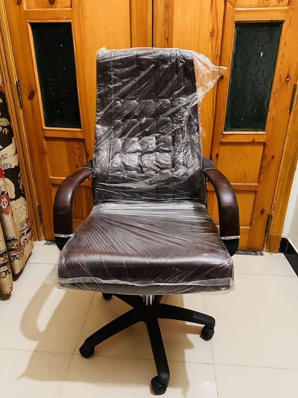 Executive Office Big Chairs (Revolving) 2