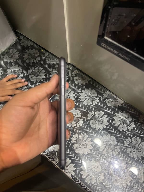 iPhone 11 64 gb non 2