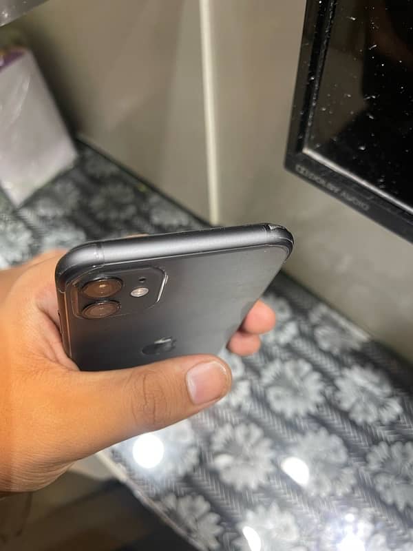 iPhone 11 64 gb non 3