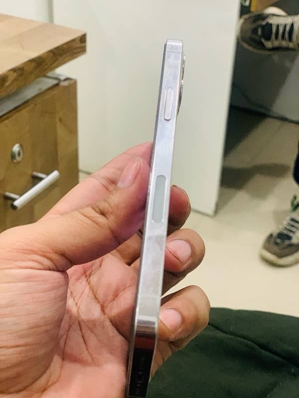 Iphone 12 pro Non PTA 3