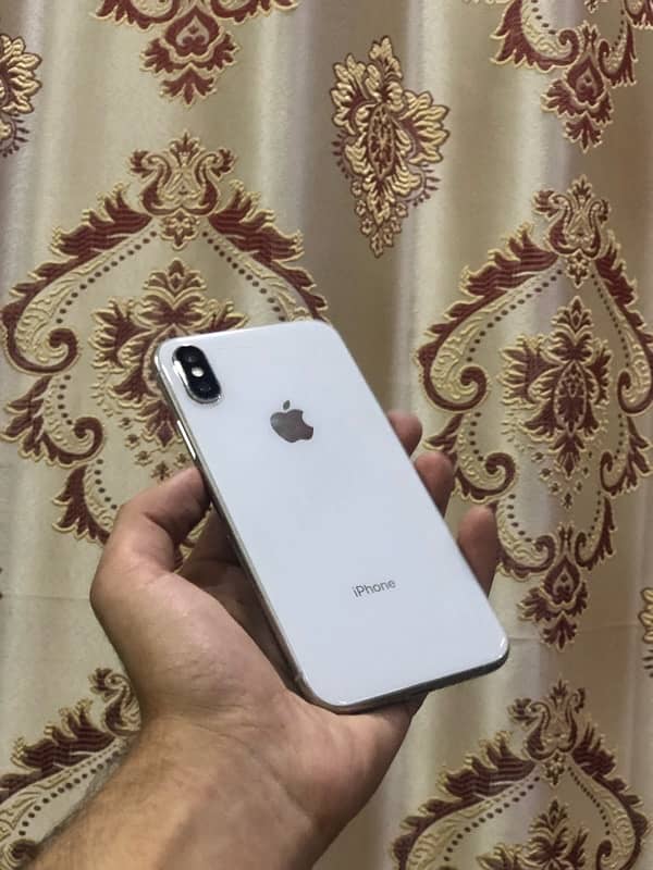 iPhone XS White 0