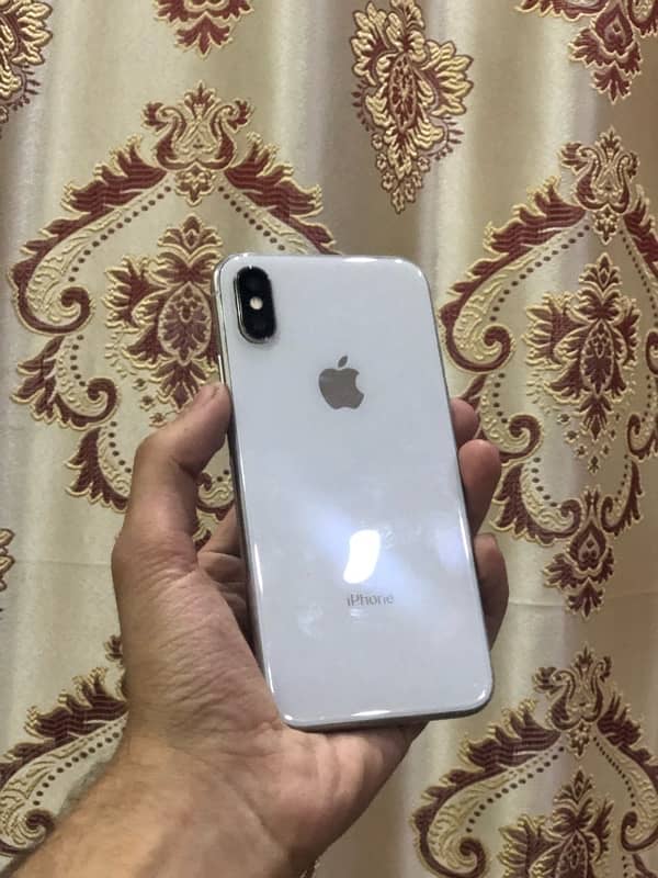 iPhone XS White 1