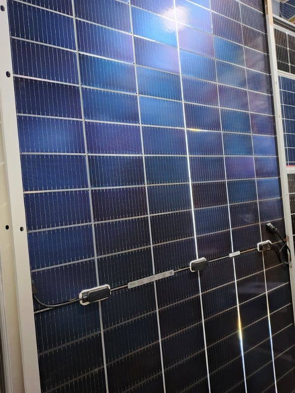 Jinko 585-watt bifacial A-grade solar panel with warrenty 0