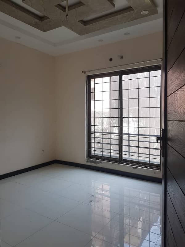 10 Marla double storey House for rent Shalimar colony Multan 3