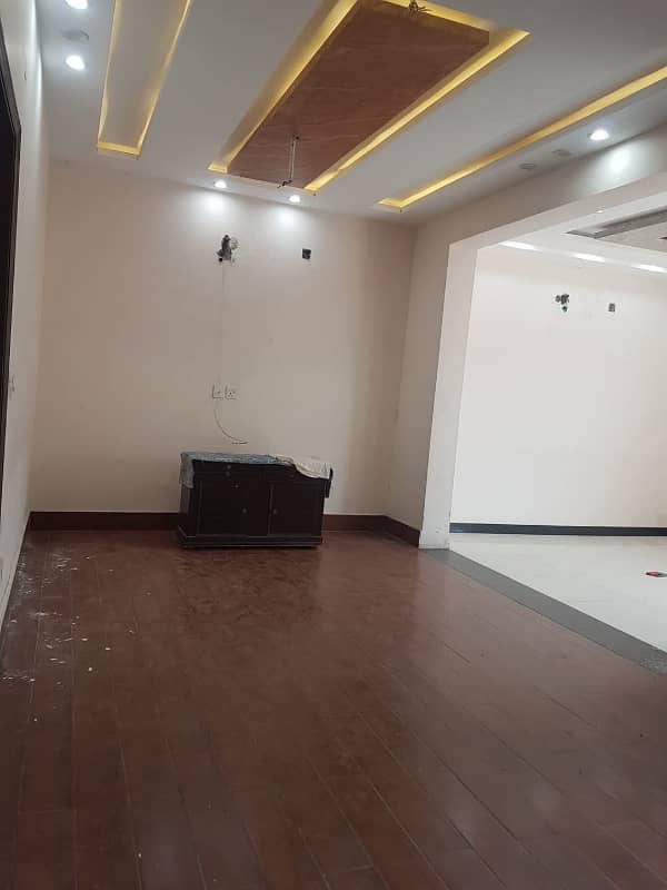 10 Marla double storey House for rent Shalimar colony Multan 6