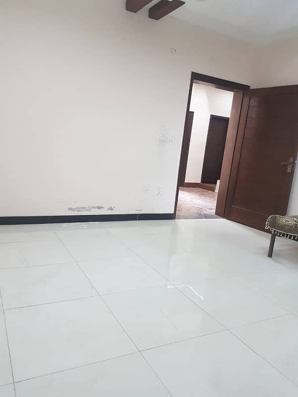 10 Marla double storey House for rent Shalimar colony Multan 7