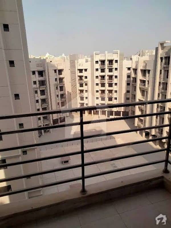 2 bad Dd flate for rent saima Presedency gulistan e johar block 7 2