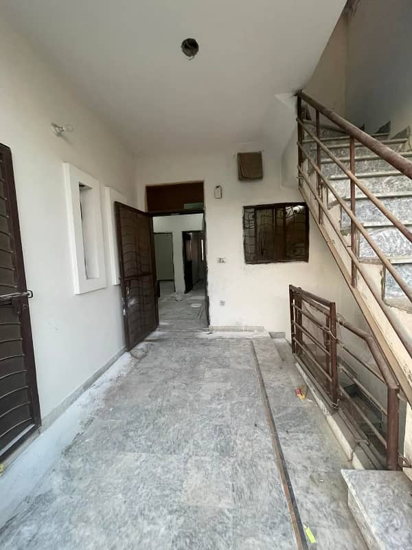 1 kanal lower portion available for rent Shalimar colony Multan 1