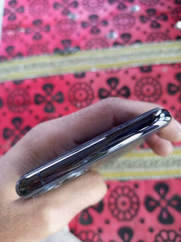 iphone 11 pro max for sale 4