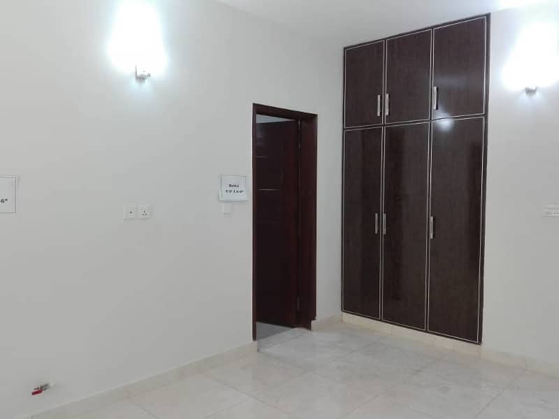 13 Marla double storey House for rent Shalimar colony Multan 3