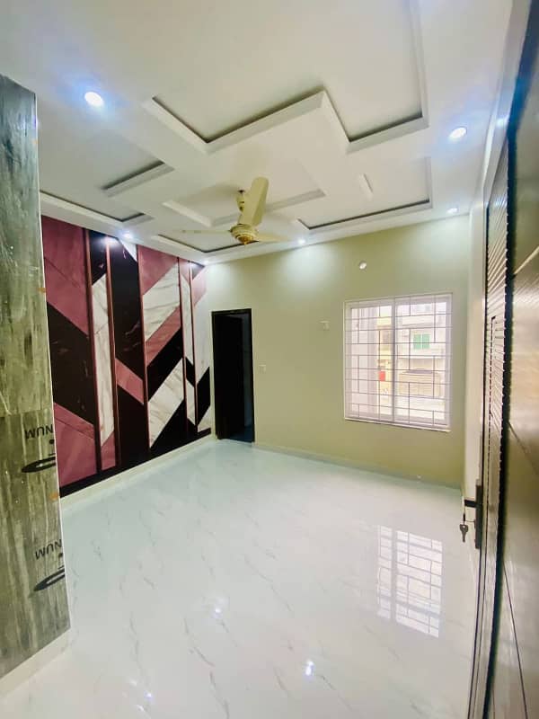 10 Marla double storey House for rent Nasheman colony Multan 2