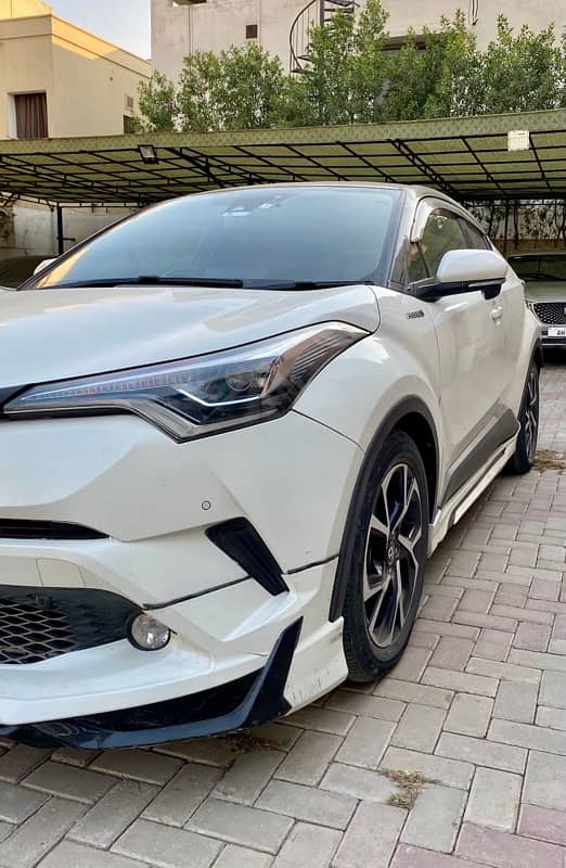 Toyota C-HR 2017 1