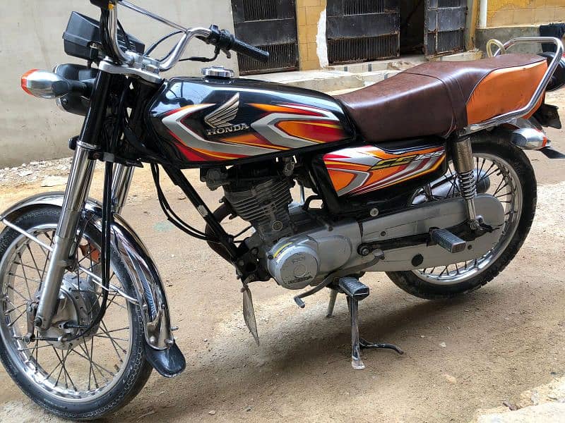 honda 125 model hai 2022 karachi number hai pasa ke need hai 1