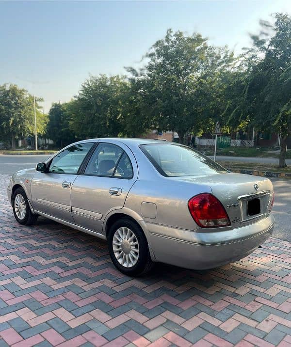 Nissan Sunny 5