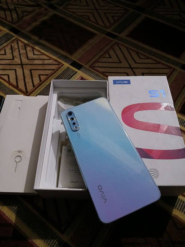 vivo s1 4gbram 128gbrom just like new 1