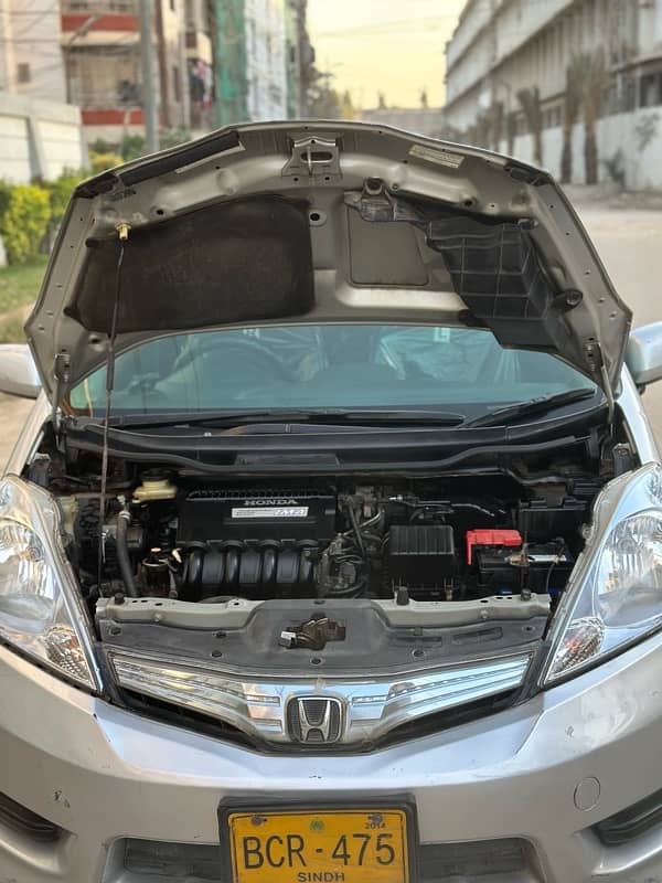 Honda fit shuttle hybrid  Model  2012 reg 2014  full original paint 17